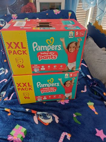 Couches pampers taille 5