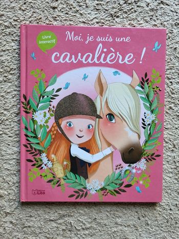 Livre interactif pour les enfants Moi, je suis une cavalière de Karine-Marie Amiot