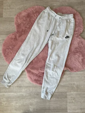 Jogging gris clair Nike