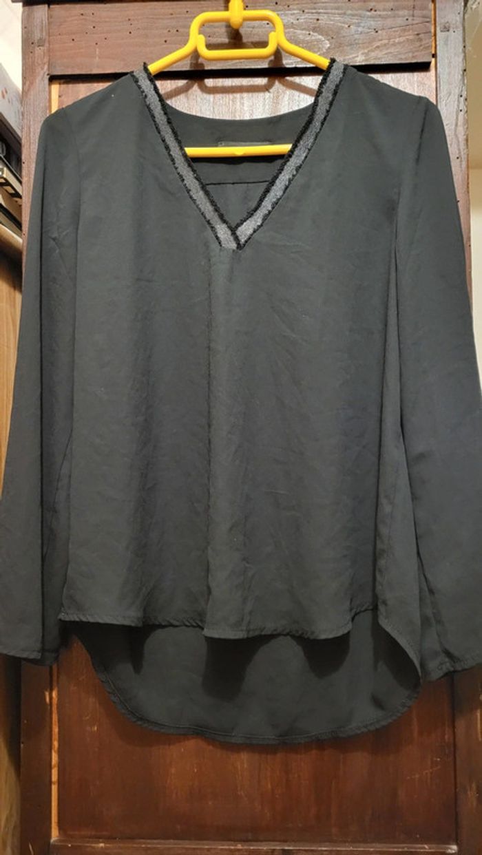 Blouse noir col en V