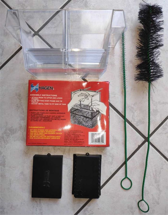 Aquarium accessoires + 2 isoloirs - photo numéro 2