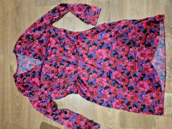Robe #fleurie 44 neuve - photo numéro 9
