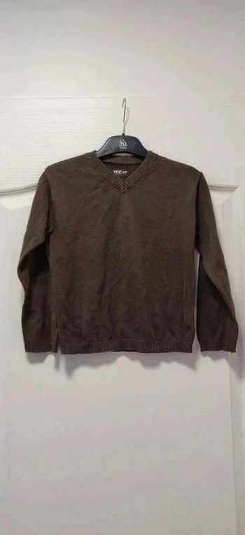 Pull col v marron 6 ans