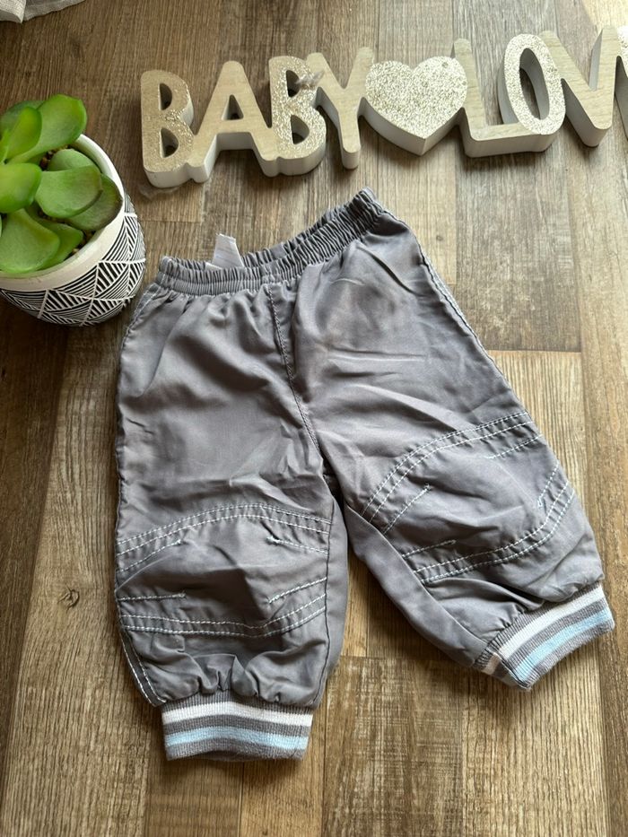 - Pantalon - 3 mois - Très bon état