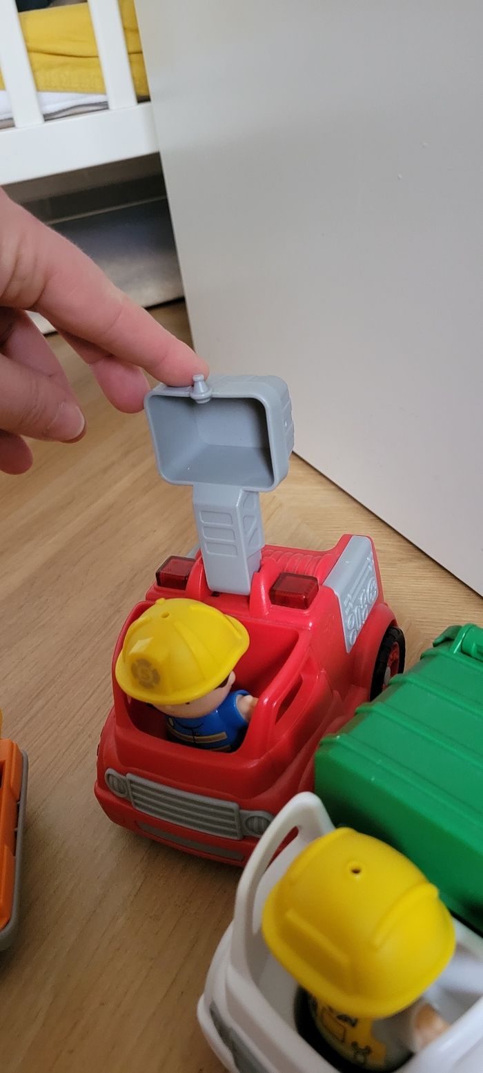 Set de 3 camions et 3 figurines - photo numéro 4