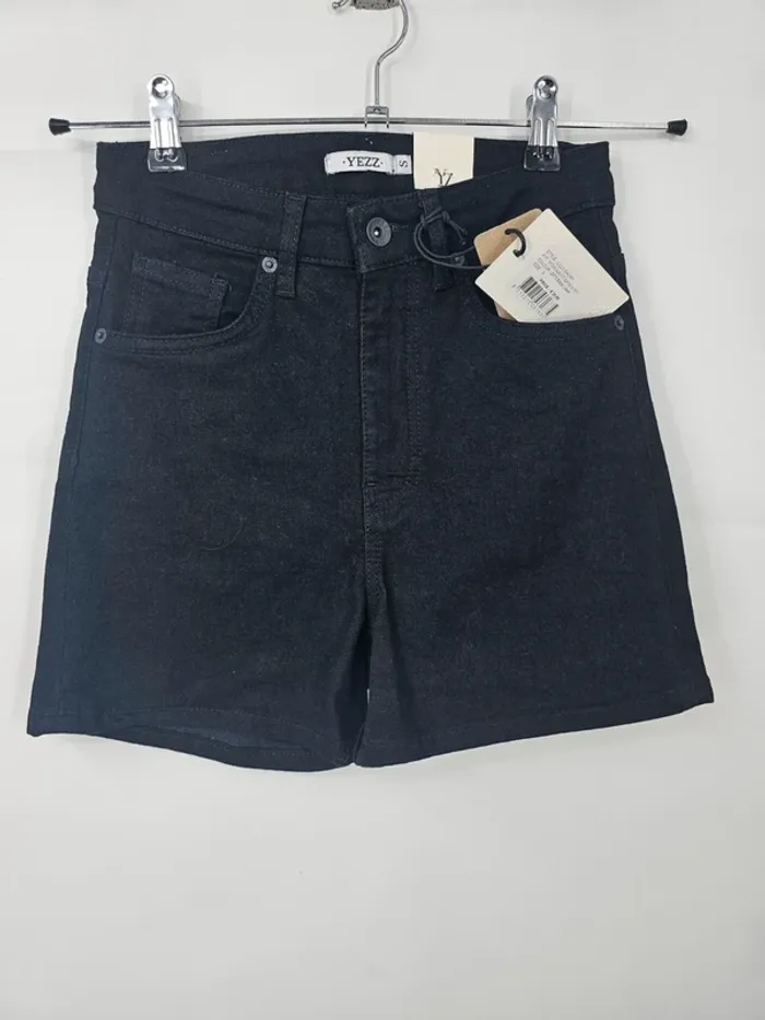 Short taille haute YEZZ – Modèle Lilly – S – Noir délavé