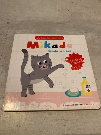 Livre mikado tombe à l’eau