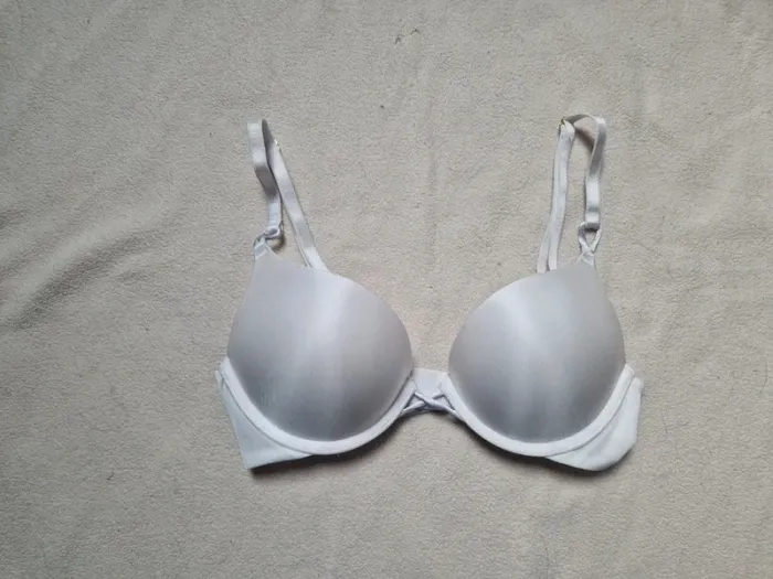 Neuf jolie soutiens gorge Bombshell blanc lisse push up victoria's secret taille 82B - photo numéro 2