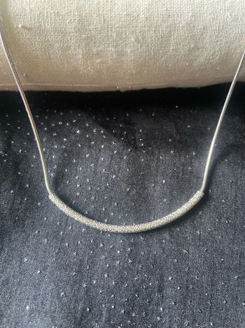 Collier argenté perle tube pailletée