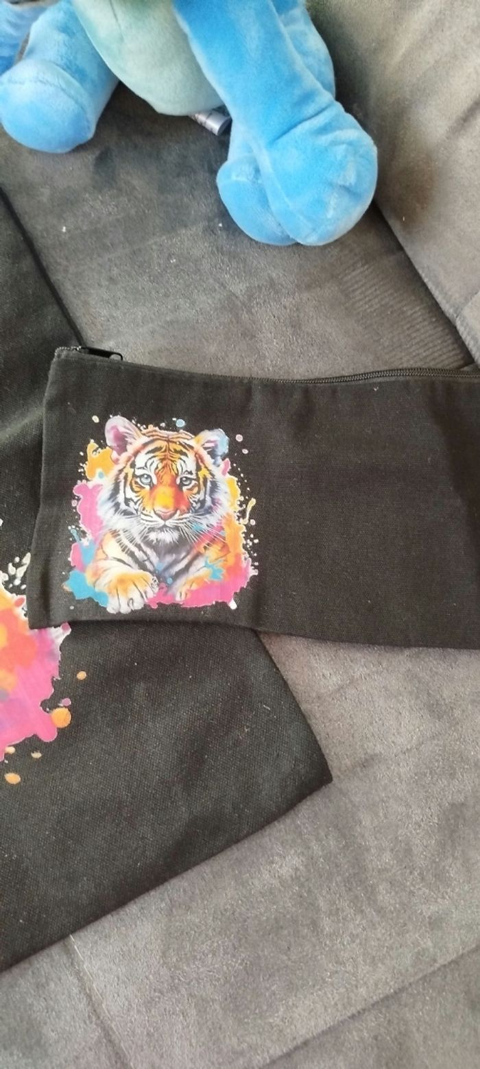 Sac fourre tout et sa pochette - photo numéro 3