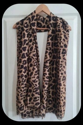 Foulard léopard neuf marron taupe doré