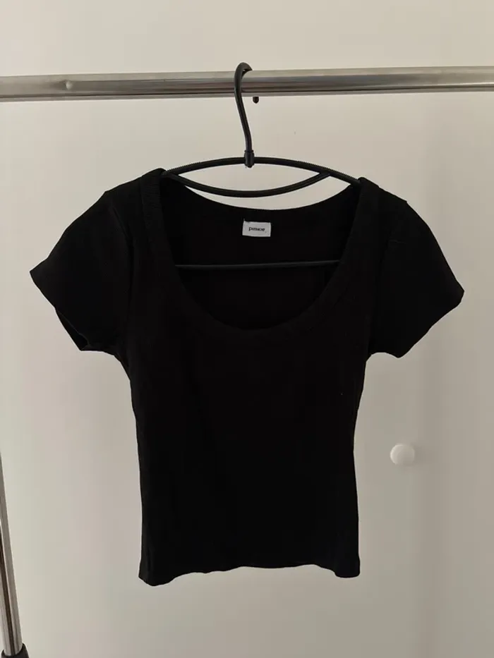 TEE shirt manche courte moulant et court