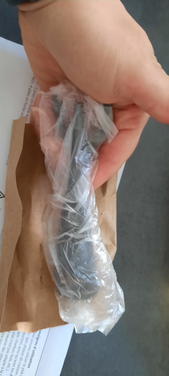 Plat en fonte avec support - photo numéro 2