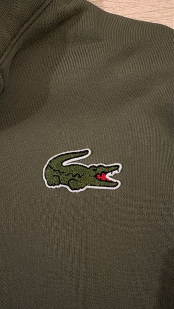 Sweat  Lacoste taille S acheté en  août 2024 - photo numéro 4