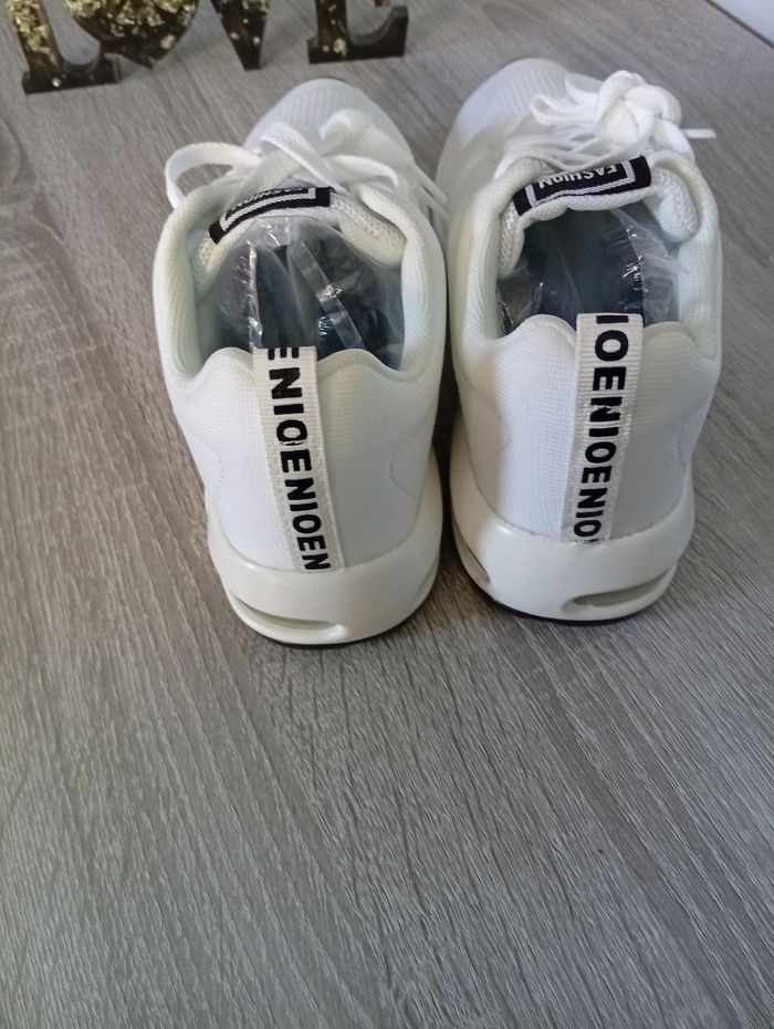 Jolie paire de baskets légère confortable semelle avec coussin d' air - photo numéro 3