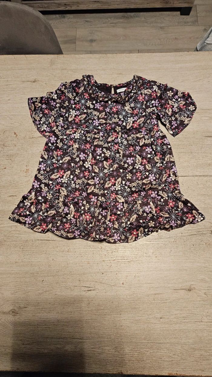Blouse longue evasée, manches courtes, mauve fleurie, Marks&Spencer, Autograph, 6 ans, non mise - photo numéro 2