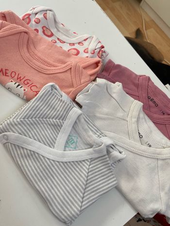 Lot vêtements 1m fille