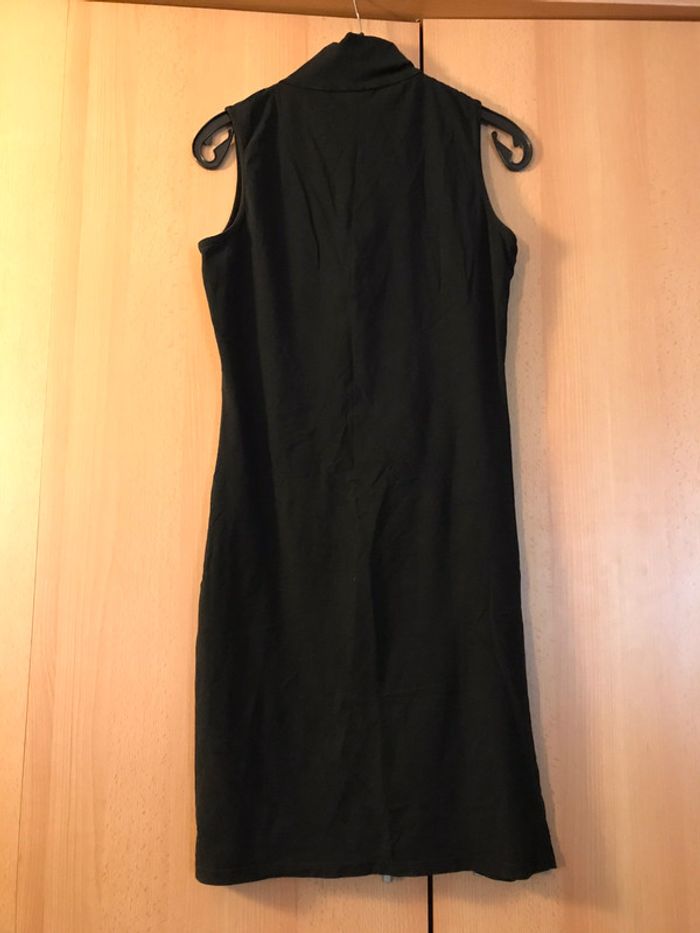 Robe noire - photo numéro 2
