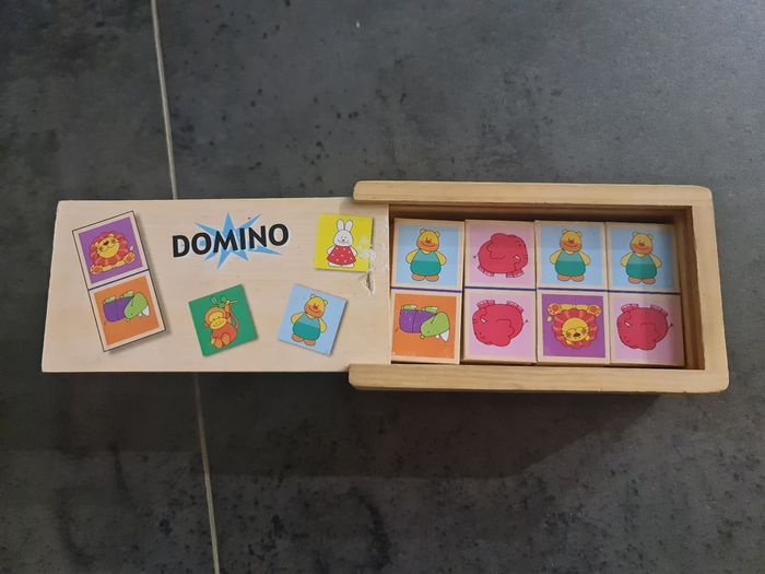 Dominos