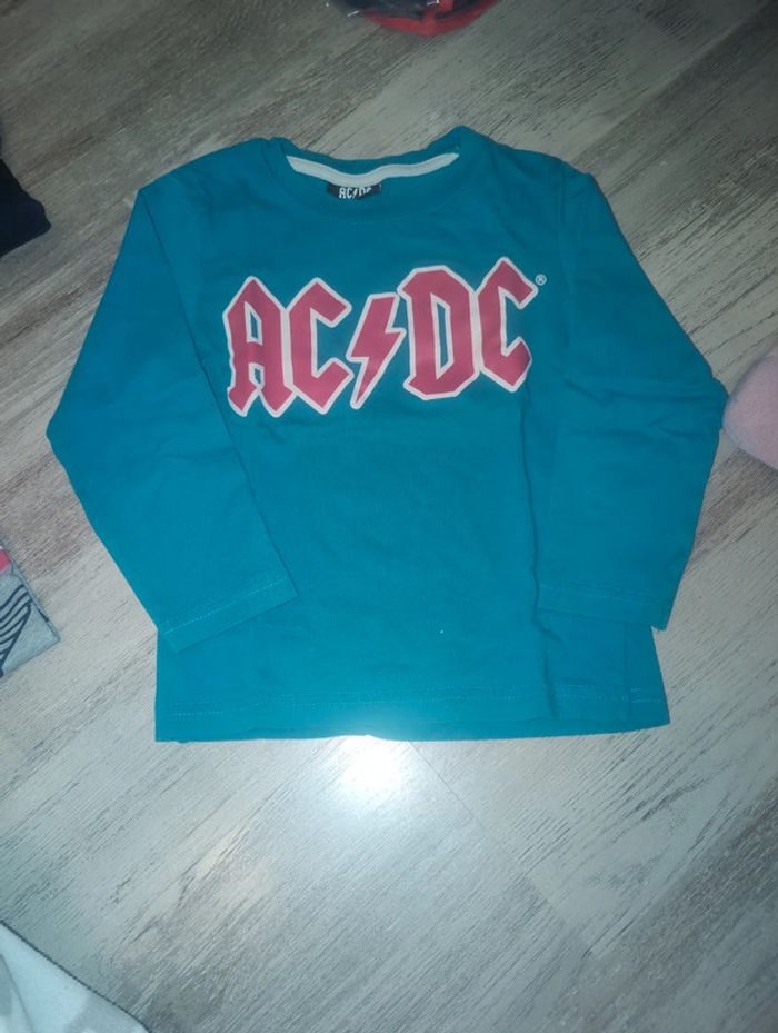 T-shirt ac/DC 5 ans