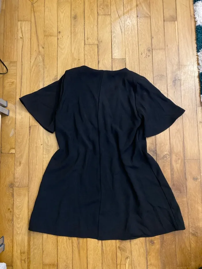 Petite robe noire manches courtes - photo numéro 4