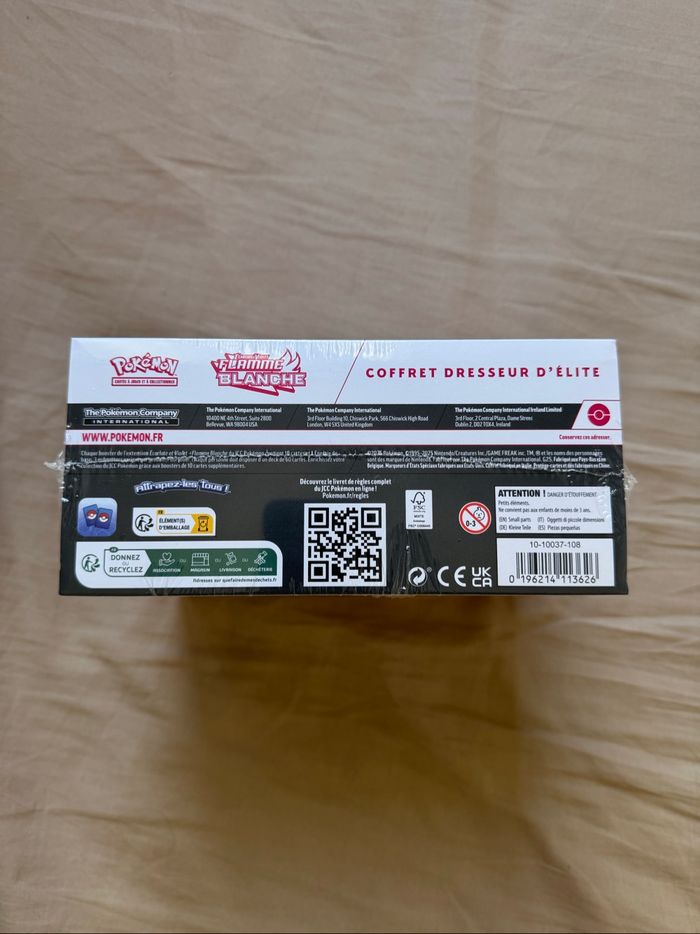ETB Pokémon Flamme Blanche - photo numéro 3