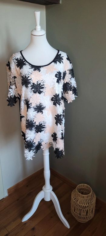 Jolie blouse en dentelle Purple Rose Taille XXL