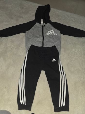 Ensemble adidas
