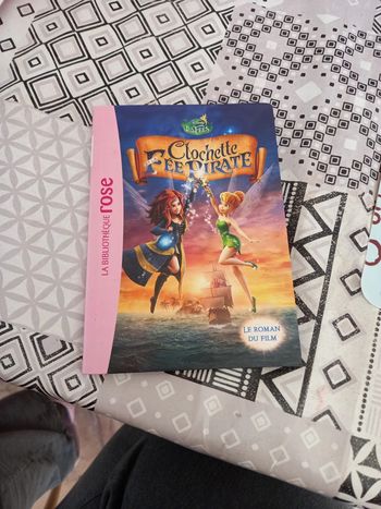 Livre bibliothèque rose Clochette et la fée pirate