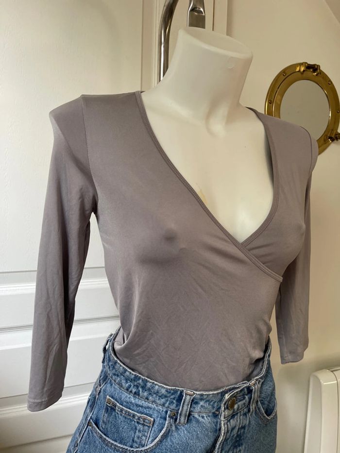 Top gris - photo numéro 3