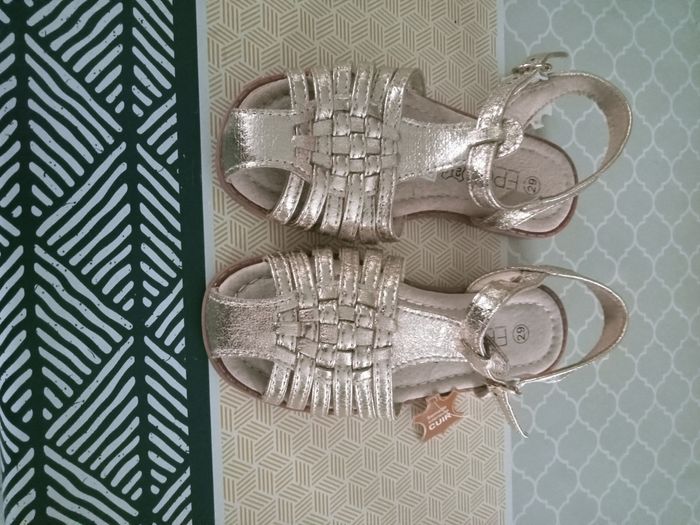 Sandalette pointure 29 FPC