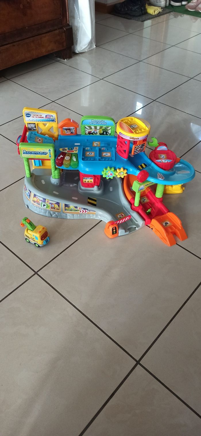 Garage V-tech tut tut bolides