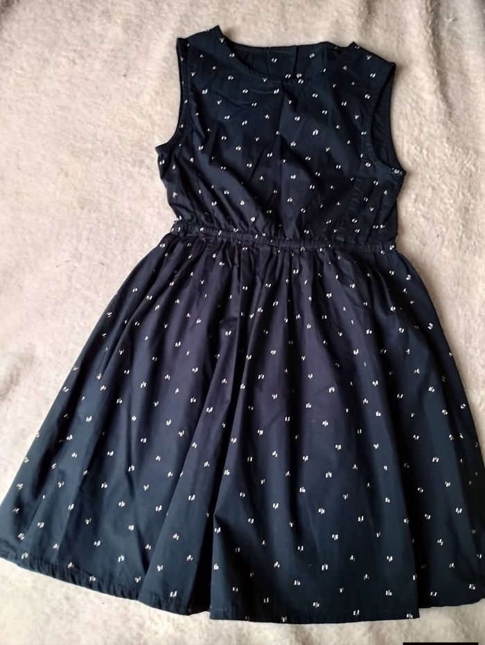 Jolie robe fille Taille 8 ans Kiabi - photo numéro 1