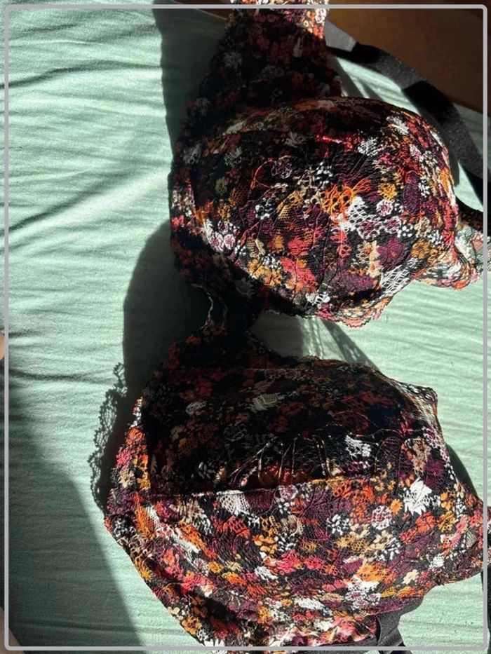Magnifique soutient gorge colorée taille 95d marque gemo - photo numéro 3
