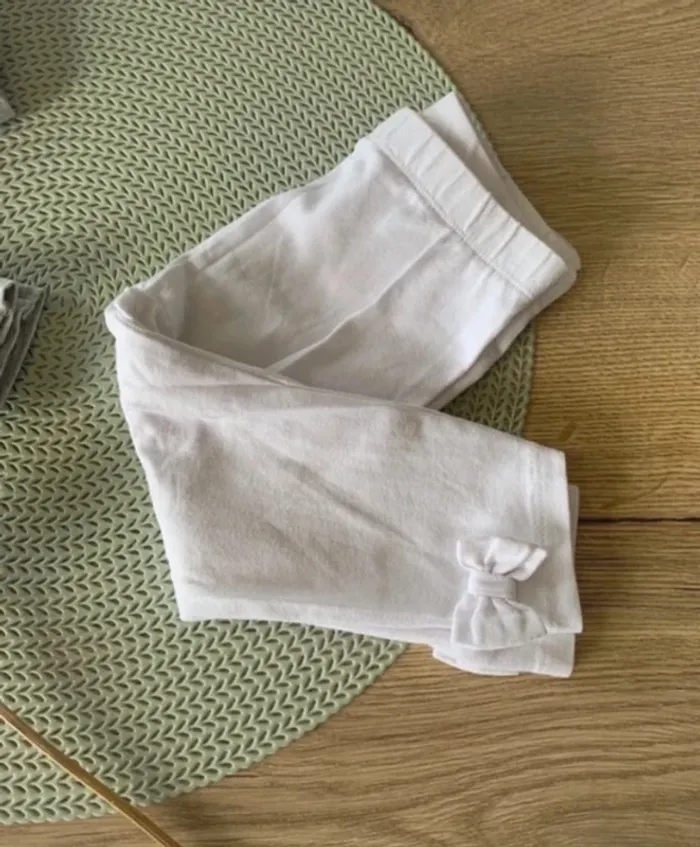 Lot de 2 leggings neufs avec petits noeuds- 12mois - DPAM - photo numéro 2