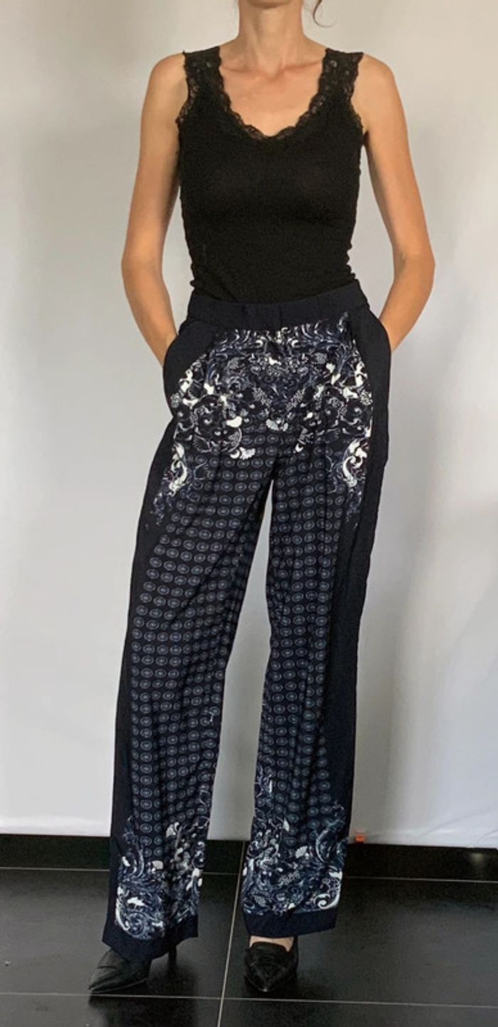 Pantalon bleu marine fluide style paréo motifs H&M taille 34 36 neuf