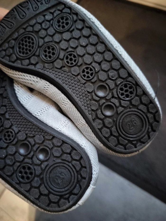 Chaussons T. 26 - photo numéro 3