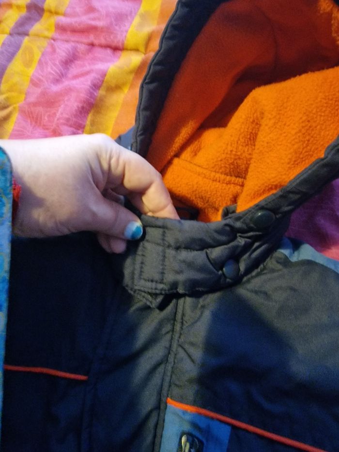 Petit blouson imperméable à capuche amovible - photo numéro 8