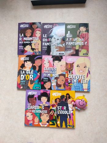 Lot 8 livres Kinra Girls – Play Bac 📚 Numéros 1/2/4/6/10/14/17/24