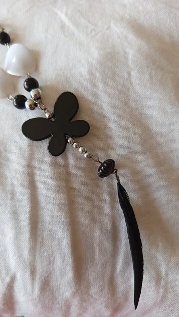 Collier papillon - plume - photo numéro 4