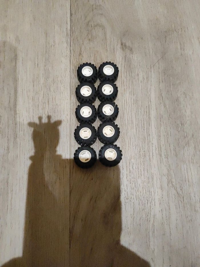 Lot de 10 pneus Lego
