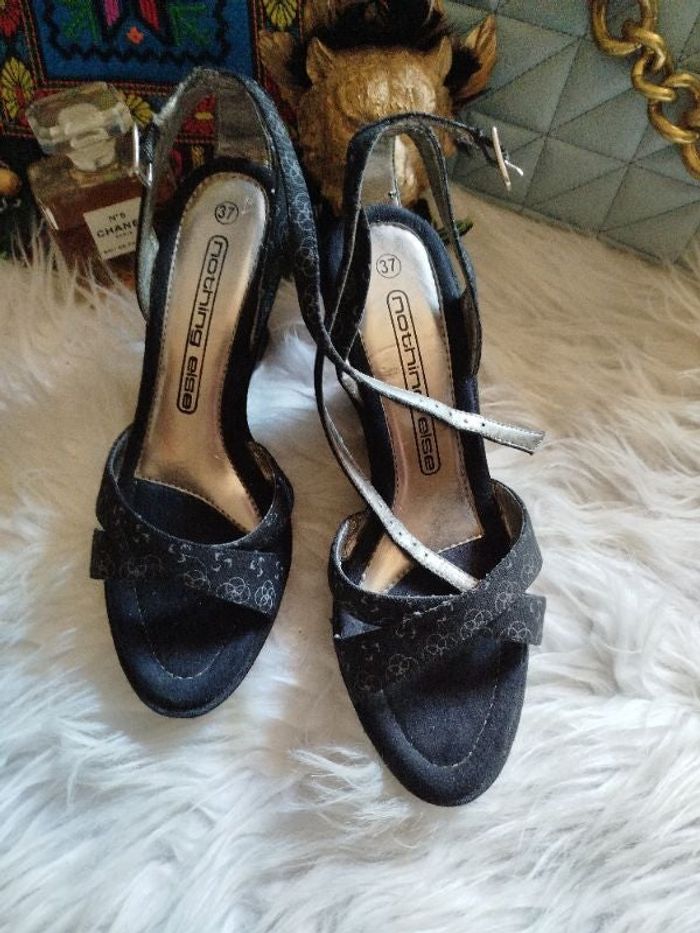 Compensées nothing else neuf