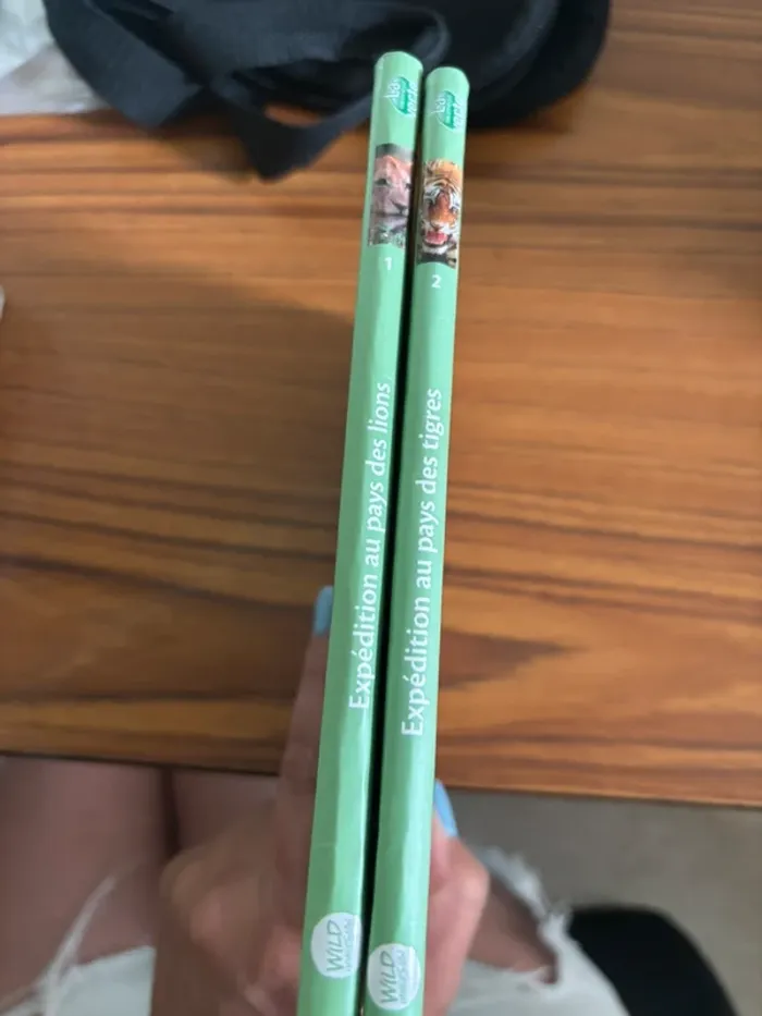 Lot de 2 livres expédition au pays - photo numéro 2