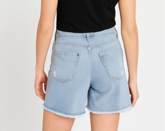👉 Short en jean clair vintage 📌 Effet usé – Taille S - photo numéro 3
