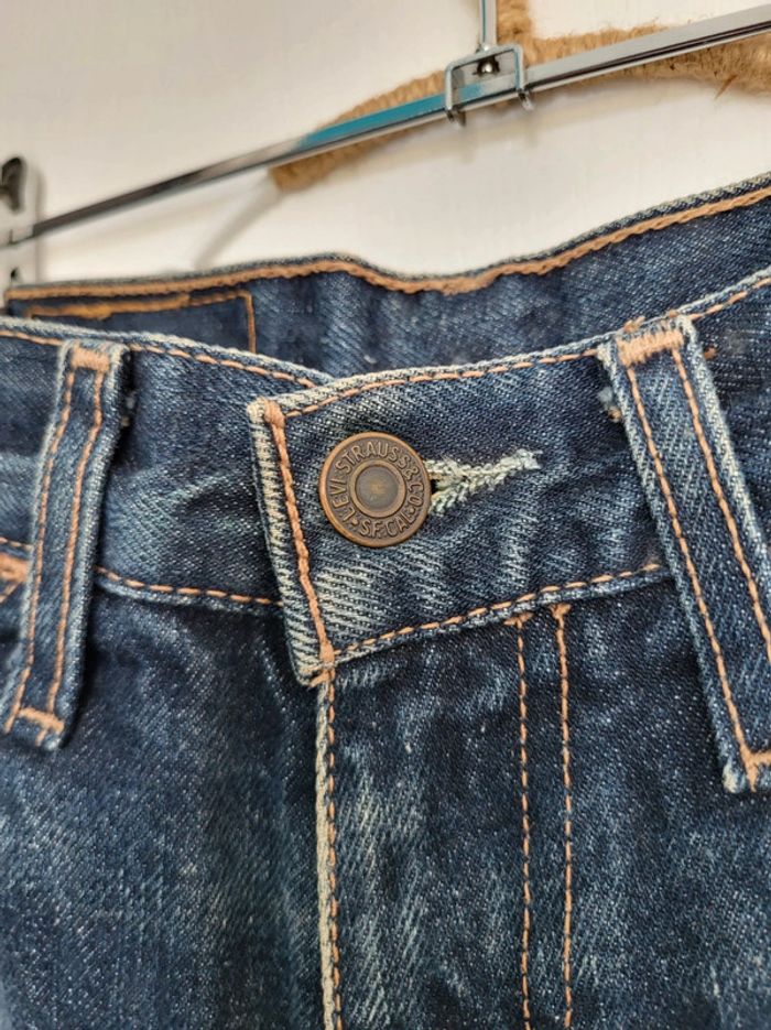 Short jean levi's taille 27 fr 36 - photo numéro 3