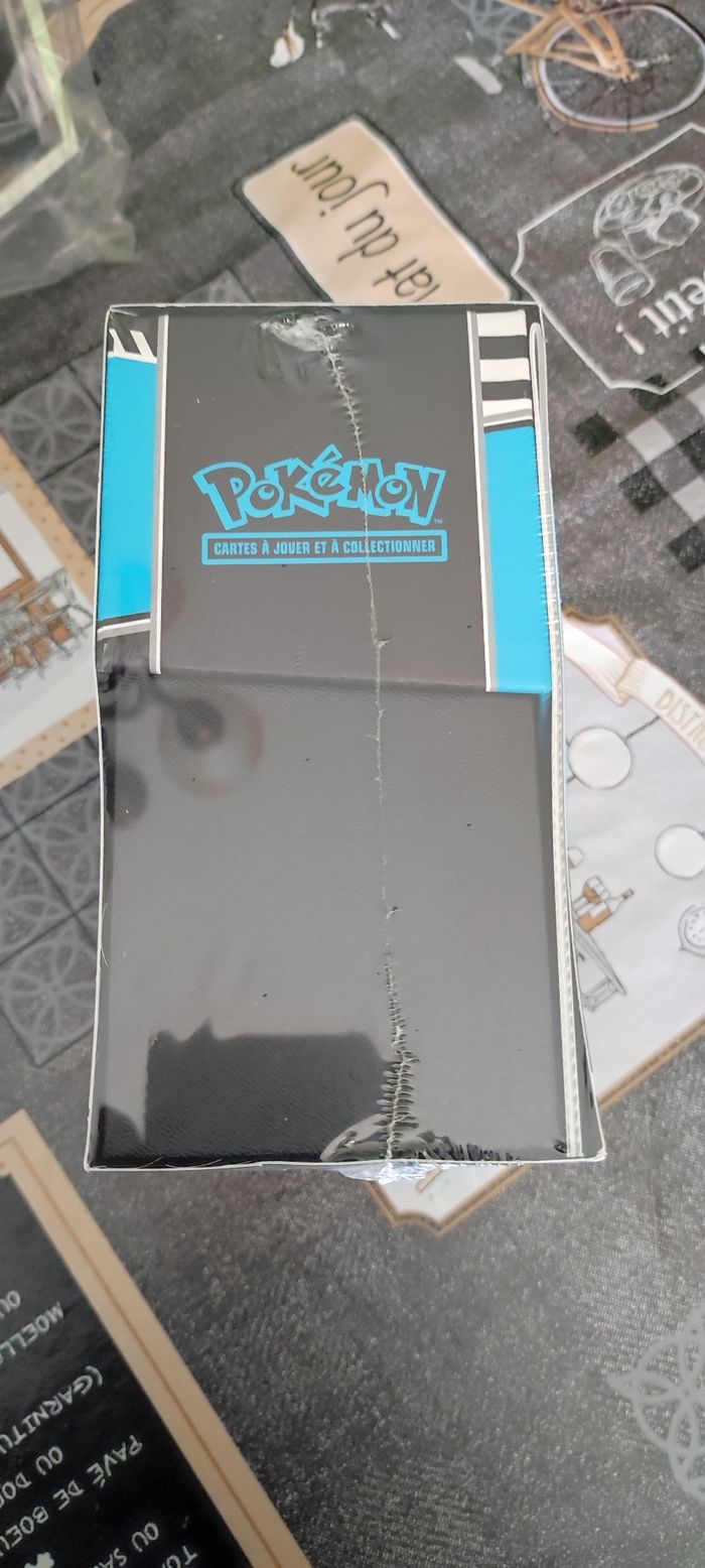 Pokémon ETB - Coffret dresseur d'elite EV10.5 - Foudre noire ( bloc écarlate et violet ) - neuf scellé - photo numéro 4