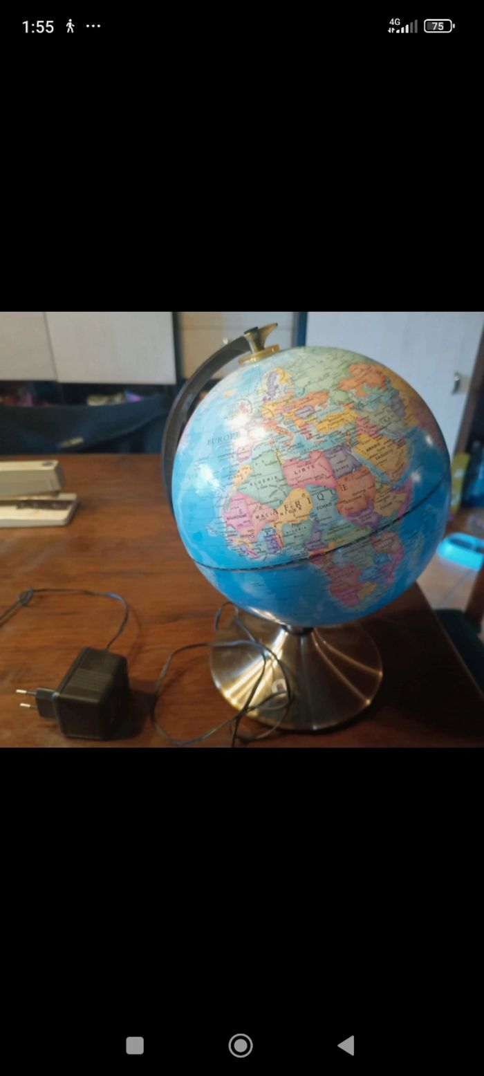 Globe terrestre lumineux tactile bulki