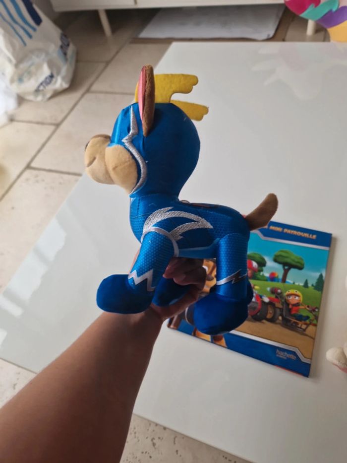 Lot paw patrol pat patrouille peluche livre super patrouille - photo numéro 4