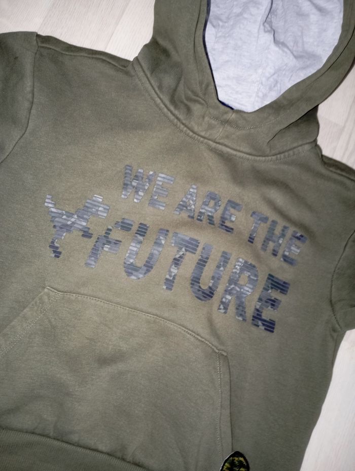 Sweat-shirt à capuche kaki motifs dinosaure Okaïdi 
T. 10 ans - photo numéro 2