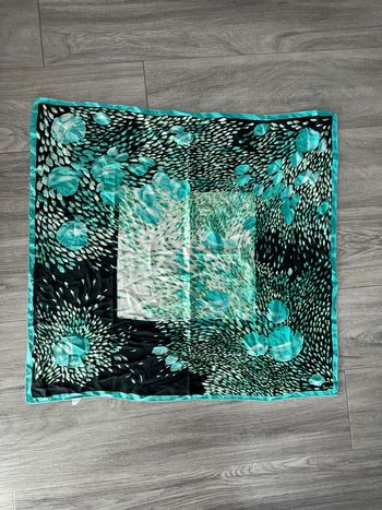 Foulard carré de soie à fleurs bleu turquoise Vintage 70x70cm